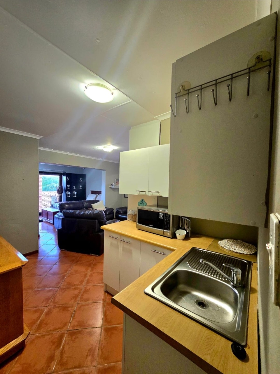 4 Bedroom Property for Sale in Paradise Beach Eastern Cape